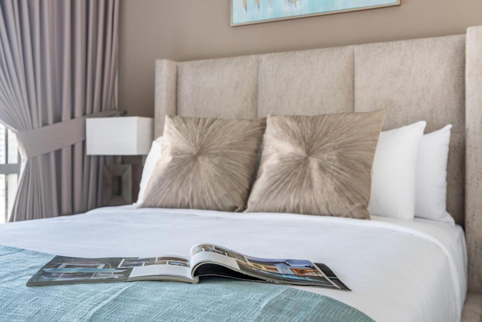 Guestready - Marina View | Fairfield Tower Apartment Dubai Bagian luar foto